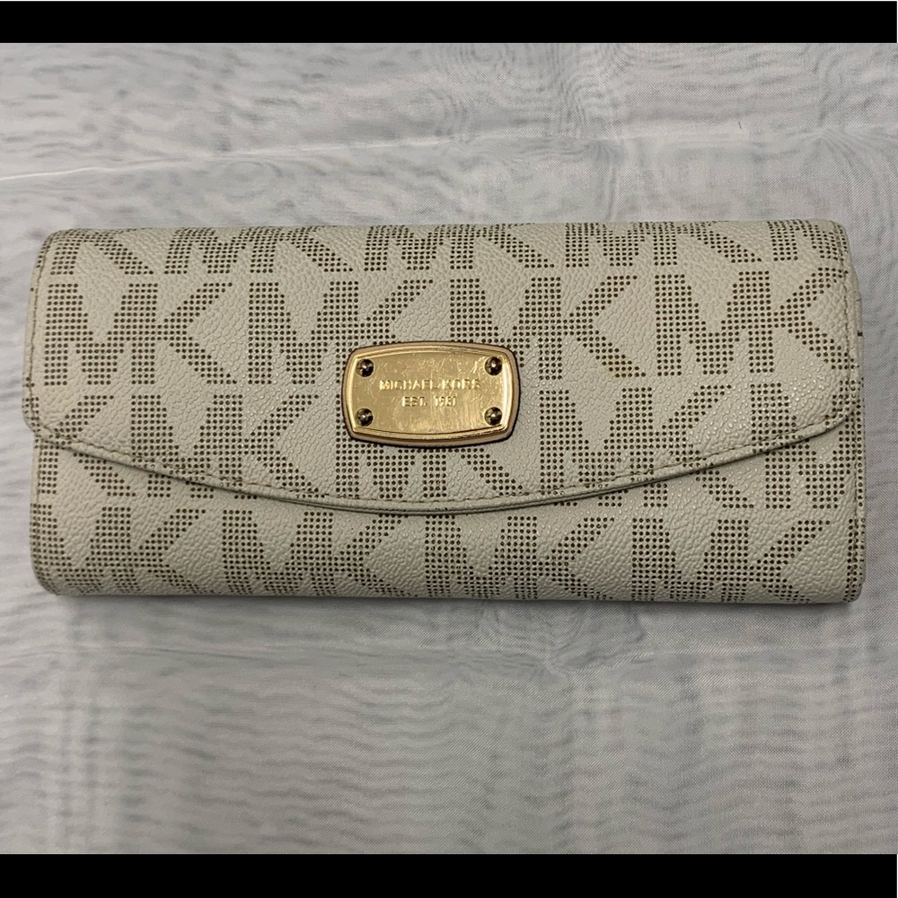 Michael Kors white signature wallet